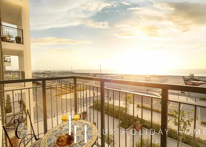 Lux - The La Mer Sea View Suite 3